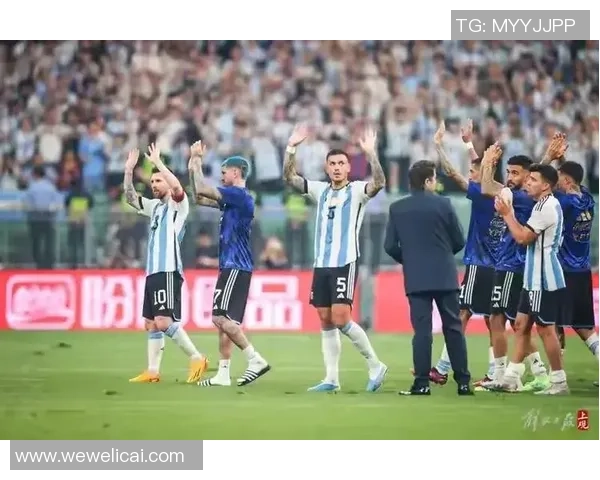 天下足球聚焦最帅球星盘点与魅力解析引领球迷热潮 天下足球聚焦最帅球星盘点与魅力解析引领球迷热潮