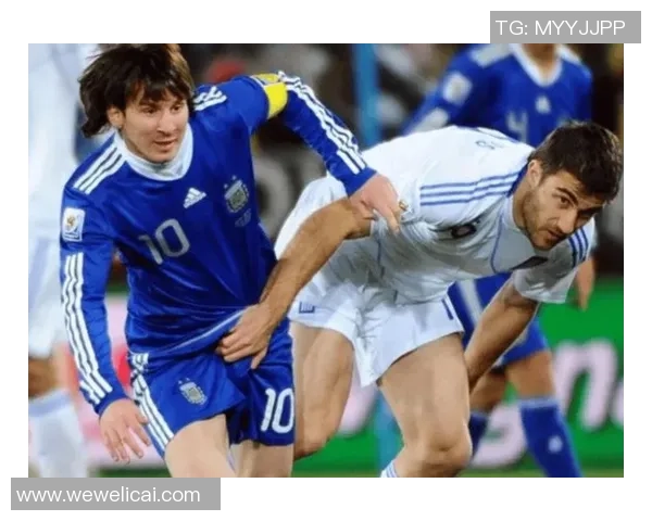 足球球星大腿力量揭秘 揭示身体部位如何成就赛场上的关键优势 足球球星大腿力量揭秘 揭示身体部位如何成就赛场上的关键优势