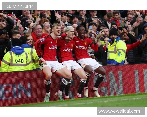 球星乔装街头踢足球挑战自我 身临其境的街头激情对决