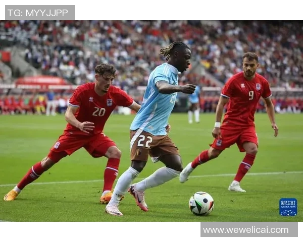 比利时一号足球球星领衔球队备战新赛季 展望未来挑战与梦想