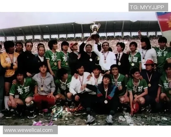 足球历史巅峰十大球星排名揭晓 谁才是最伟大的传奇球员